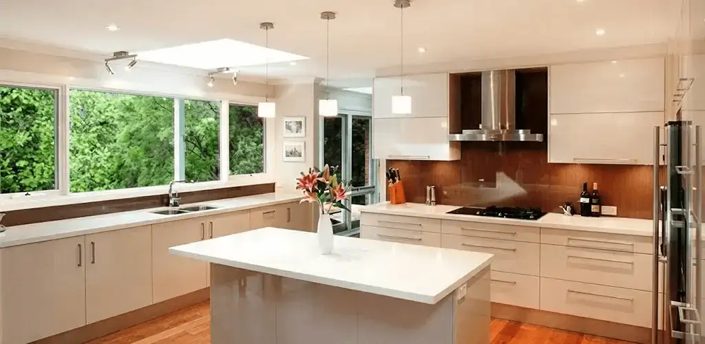 Kitchen cabinet refacing and remodel results in a modern kitchen in Dallas, TX